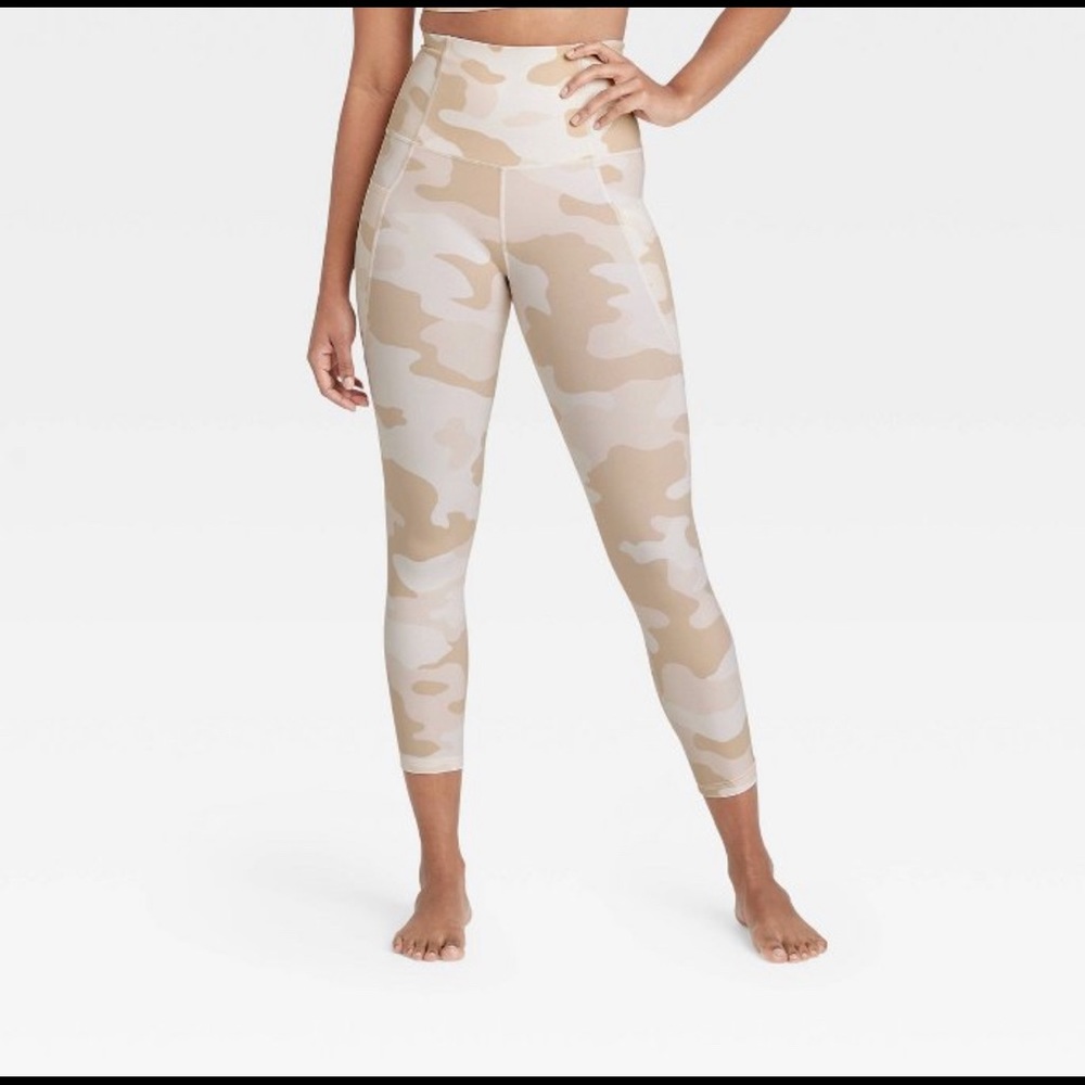 L Camo Contour Flex Ultra High Rise 25” Leggings w/ Pockets - All in Motion